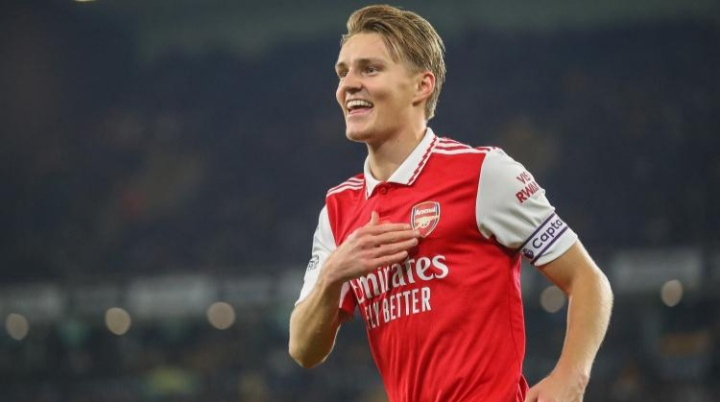  曼城客胜阿森纳，罗德里世界波制胜  