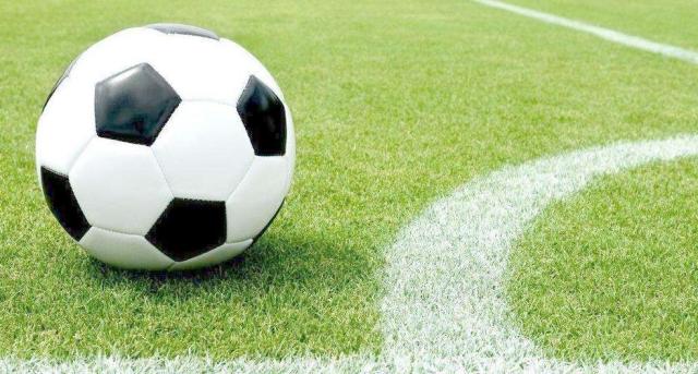  佛罗伦萨定位球配合精妙，战术角球再显威力  